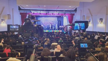 هدية الأم في عيدها من المبدعين الصغار في المركز الجماهيري الطيبة